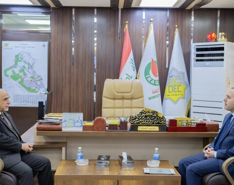 The Director General of Oil Exploration Company meets with a delegation of Kar Oil Services Company