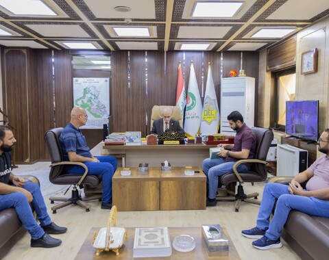 The Director General of Oil Exploration Company meets with heavy equipment drivers, emphasizing the importance of field personnel