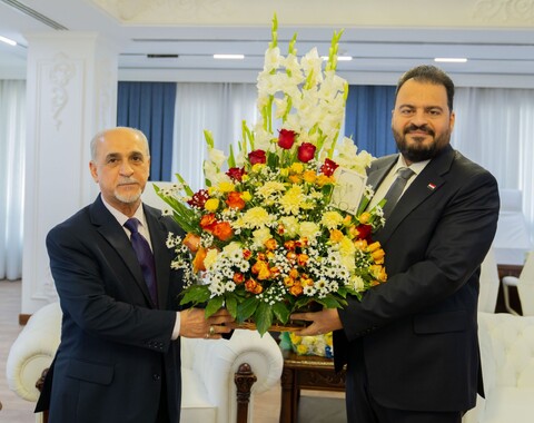 Director General of Oil Exploration Company Visits Director General of Oil Marketing Company and Congratulates Him on His Appointment